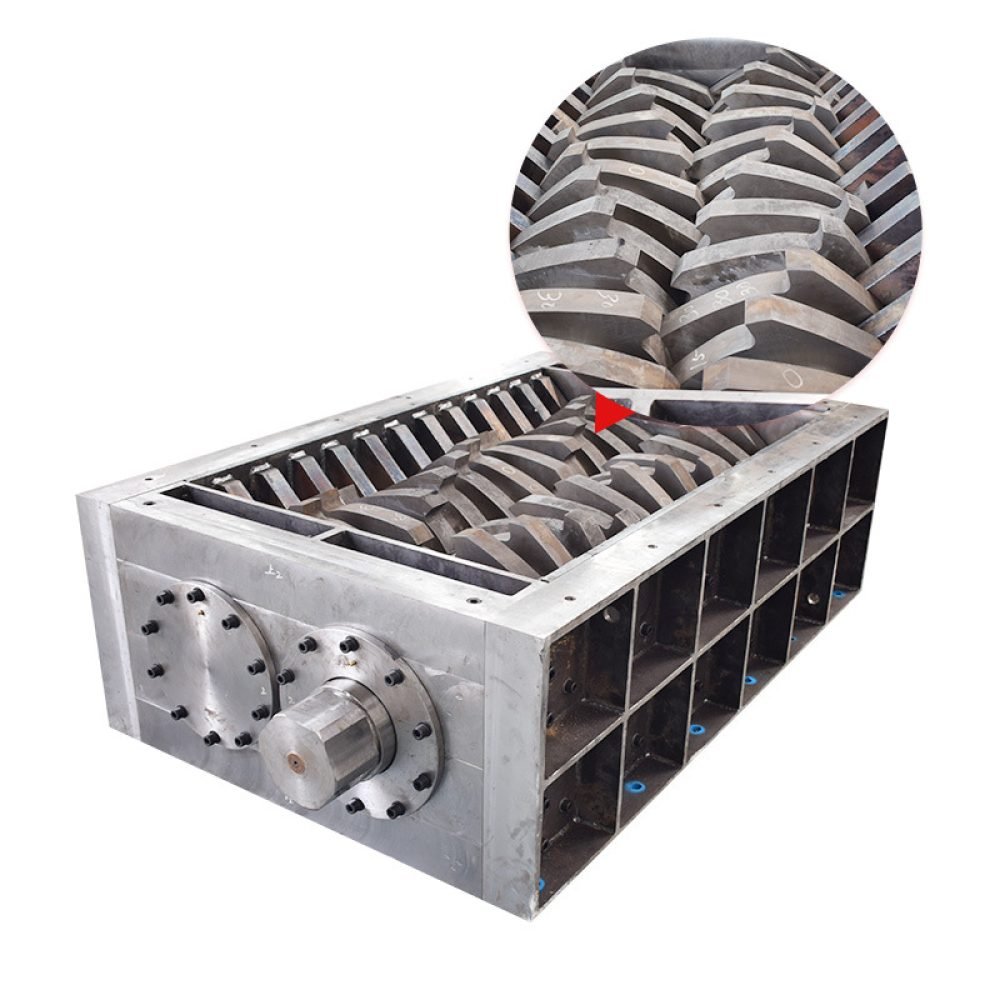 Double shaft shredding chamber with durable CrMoV steel blades